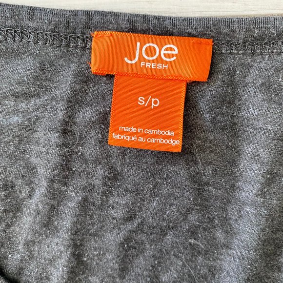 Joe Fresh V neck t shirt - Picture 2 of 3